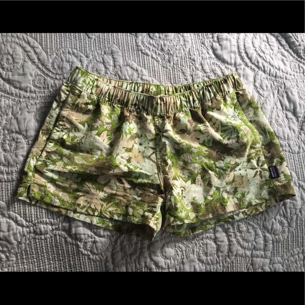 Patagonia barely baggies size S